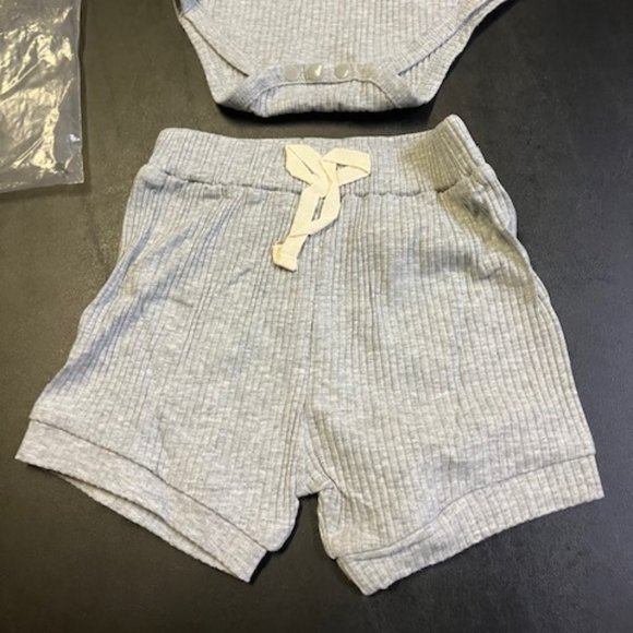 Shishifang Baby's Gray Two Piece Outfit: Onesie, Shorts EU 100 US 4T NWT - Picture 3 of 10